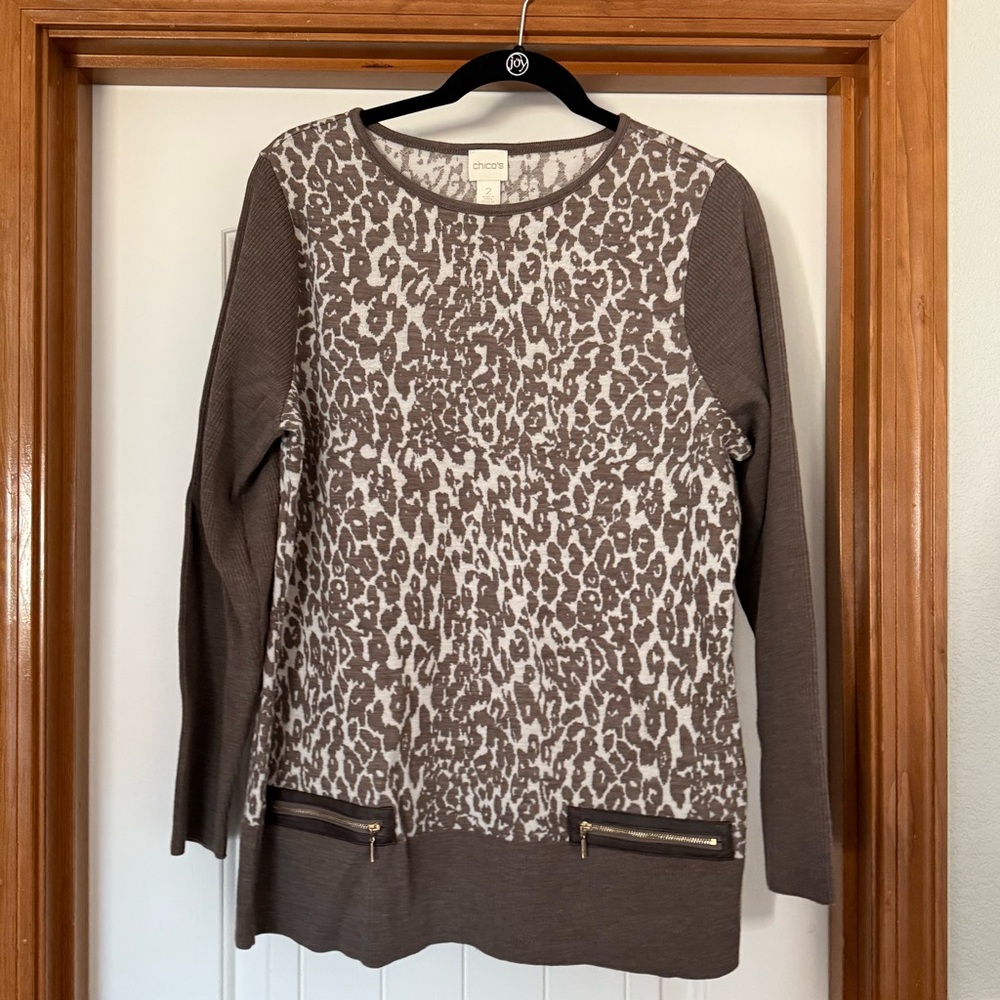 Chico's Cream and Gray Graphic Long Sleeve Sweatshirt